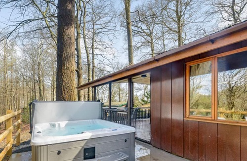 Garthmyl Cabin | 3 bedroom accommodation in Garthmyl, Montgomery