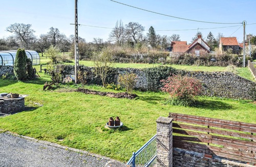 Moon-sur-Elle House | 3 bedroom accommodation in La Meauffe