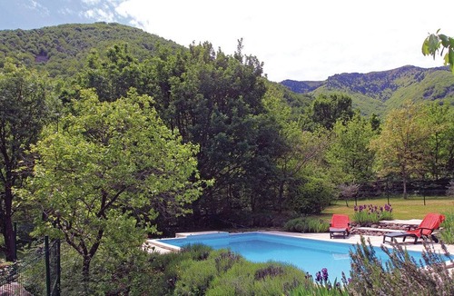 Mayres House | 3 bedroom accommodation in Mayres