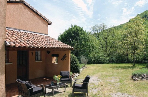 Mayres House | 3 bedroom accommodation in Mayres