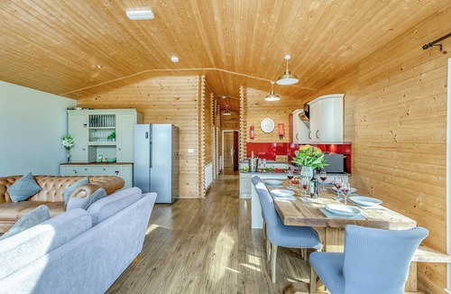 Welsh Frankton Ski Chalet | 3 bedroom accommodation in Ellesmere