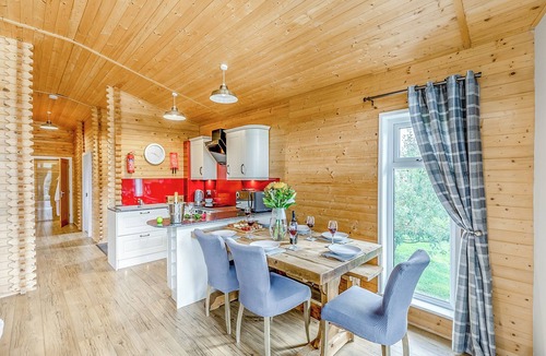 Welsh Frankton Ski Chalet | 3 bedroom accommodation in Ellesmere