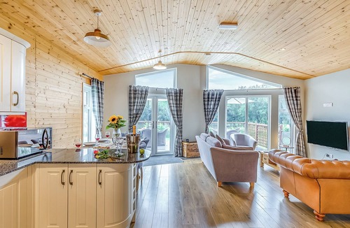 Welsh Frankton Ski Chalet | 3 bedroom accommodation in Ellesmere