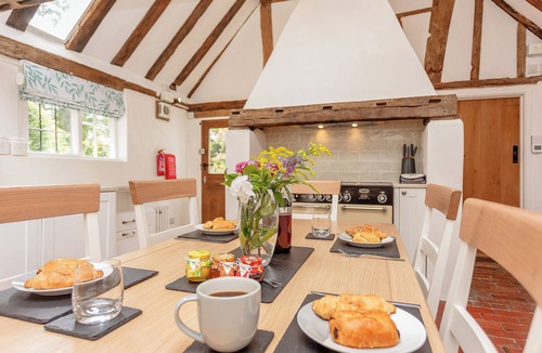 Lingfield Cottage | 3 bedroom accommodation in Lingfield