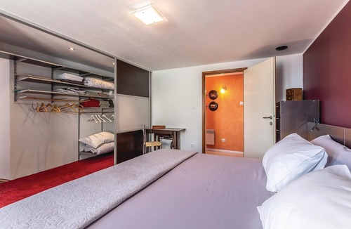 Praputnjak House | 3 bedroom accommodation in Praputnjak