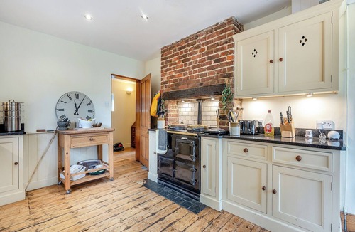 Brighton Cottage | 3 bedroom accommodation in Brighton