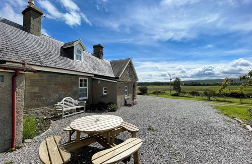Balloch Cottage | 3 bedroom accommodation in Dalcross