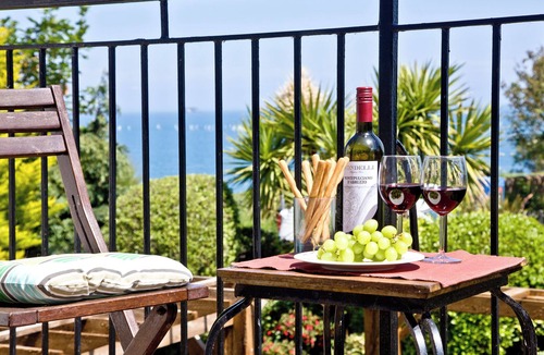 Roundham House | 3 bedroom accommodation in Paignton