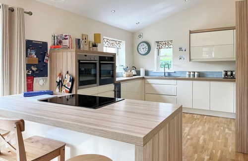 Sutton-in-Ashfield Cottage | 3 bedroom accommodation in Teversal