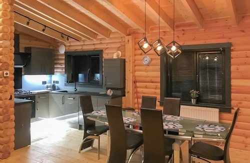 Kinclaven Ski Chalet | 3 bedroom accommodation in Cargill