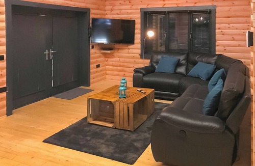 Kinclaven Ski Chalet | 3 bedroom accommodation in Cargill