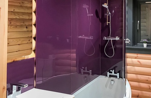 Kinclaven Ski Chalet | 3 bedroom accommodation in Cargill