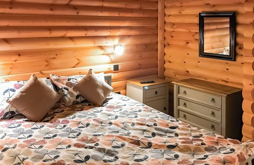 Kinclaven Ski Chalet | 3 bedroom accommodation in Cargill