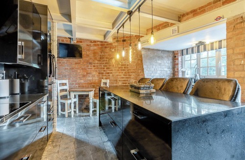 Chorlton-by-Backford Cottage | 3 bedroom accommodation in Chester