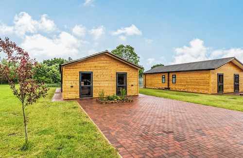 Flaxton Ski Chalet | 3 bedroom accommodation in Flaxton