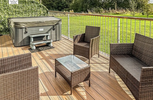 Flaxton Ski Chalet | 3 bedroom accommodation in Flaxton