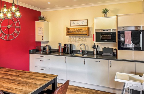 Flaxton Ski Chalet | 3 bedroom accommodation in Flaxton