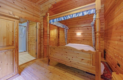 Ledbury Cabin | 3 bedroom accommodation in Ledbury