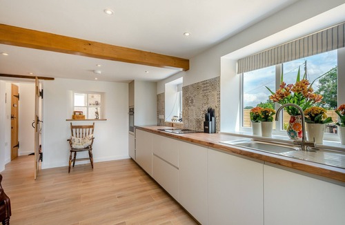 East Dereham Cottage | 3 bedroom accommodation in Longham