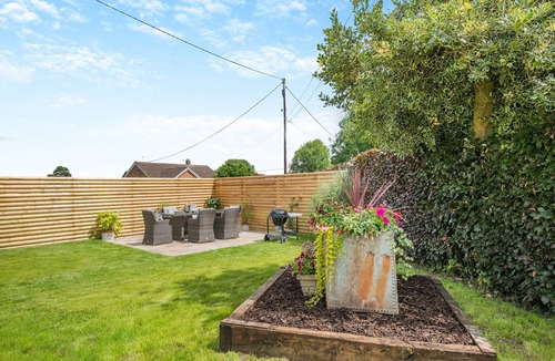 East Dereham Cottage | 3 bedroom accommodation in Longham