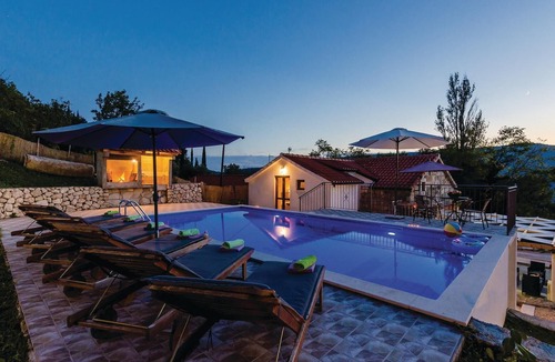 Vodovađa House | 3 bedroom accommodation in Dubravka