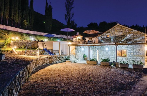 Vodovađa House | 3 bedroom accommodation in Dubravka