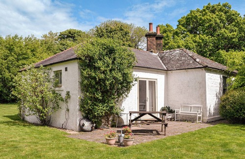 Annan Cottage | 3 bedroom accommodation in Annan