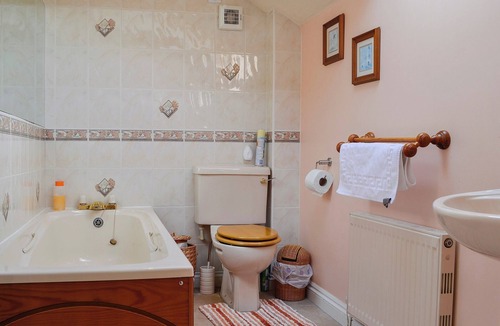 Lydney Cottage | 3 bedroom accommodation in Oldcroft, Lydney