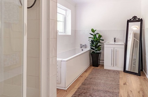 Postwick with Witton Cottage | 3 bedroom accommodation in Witton, near Brundall