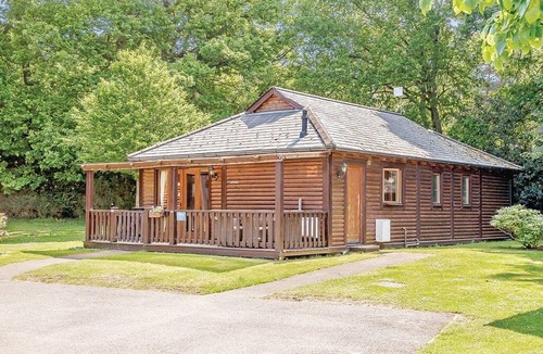 Tilford Cabin | 3 bedroom accommodation in Tilford, Farnham