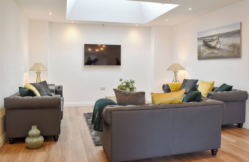 Irby Cottage | 3 bedroom accommodation in Greasby, Wirral