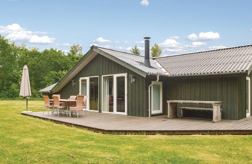Skygge House | 3 bedroom accommodation in Give