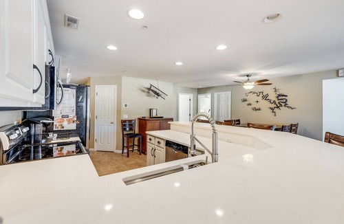 Camdenton Condo | 3 Bedroom - All King Beds - Executive Lakefront, 12'x32' boat slip available