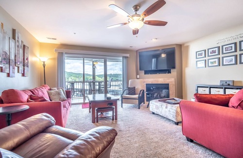 Camdenton Condo | 3 Bedroom - All King Beds - Executive Lakefront, 12'x32' boat slip available