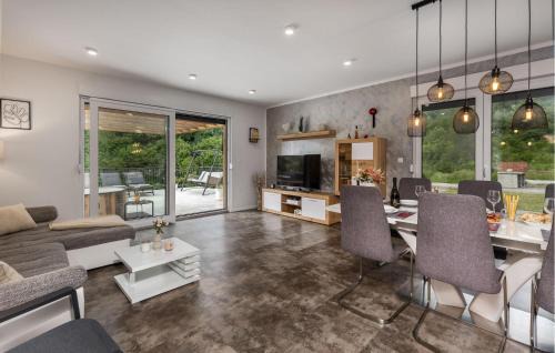 Seliste Dreznicko House | 3 Bedroom Amazing Home In Seliste Dreznicko