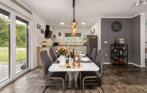 Seliste Dreznicko House | 3 Bedroom Amazing Home In Seliste Dreznicko