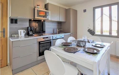 Hericourt-en-Caux House | 3 Bedroom Amazing Home In Héricourt-En-Caux