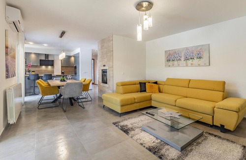 Sajini Apartment | 3 bedroom amazing apartment in Barban