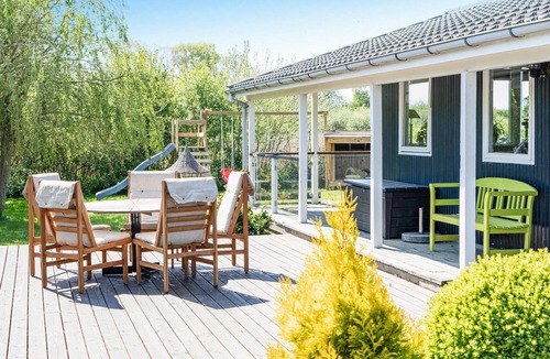 Flovt Strand House | 3 bedroom amazing home in Haderslev