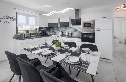Musalez House | 3 bedroom amazing home in Musales