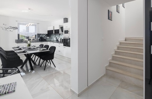 Musalez House | 3 bedroom amazing home in Musales