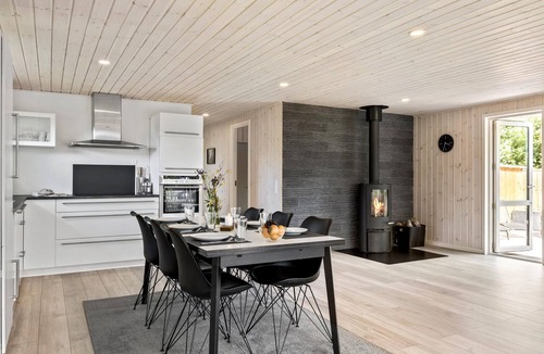 Hou House | 3 bedroom amazing home in Hals