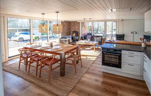 Hvalpsund House | 3 Bedroom Amazing Home In Farsø
