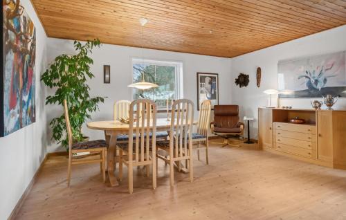 Sundstrup House | 3 Bedroom Amazing Home In Skals