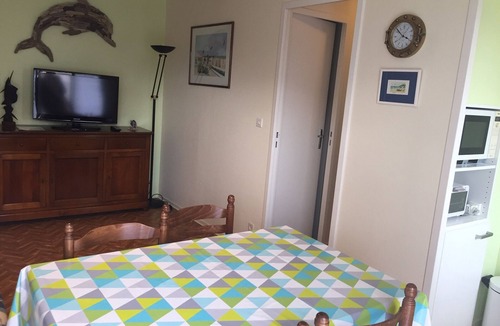 Villers-sur-Mer Apartment | 3-bedroom apartment with balcony and free parking