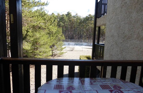 Enchastrayes Apartment | 3-Bedroom Apartment with Balcony, Sleeps 6, Parking