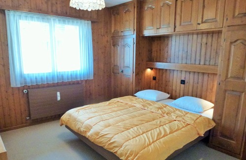 Verbier Apartment | 3 Bedroom apartment *** - 2nd floor – close to the centre, shops and bus stop - very quiet area - su