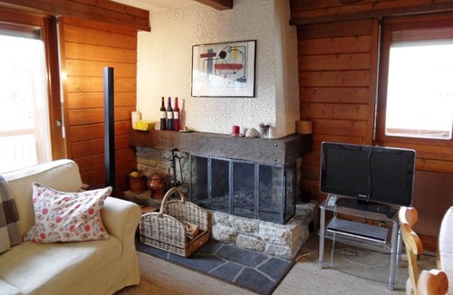 Verbier Apartment | 3 Bedroom apartment *** - 2nd floor – close to the centre, shops and bus stop - very quiet area - su
