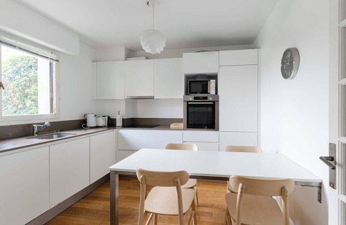 Deauville Apartment | 3 bedroom apartment with garden and swimming pool