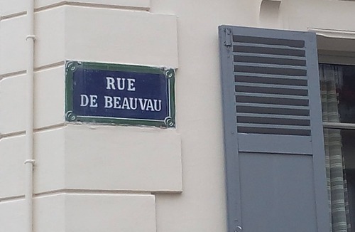 Notre-Dame Apartment | 3 bedroom apartment in the heart of Versailles 1 min Versailles Rive Droite train station